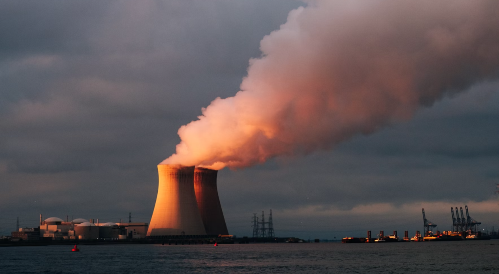 Kühltürme Bild von Mick Truyts bei unsplash.com